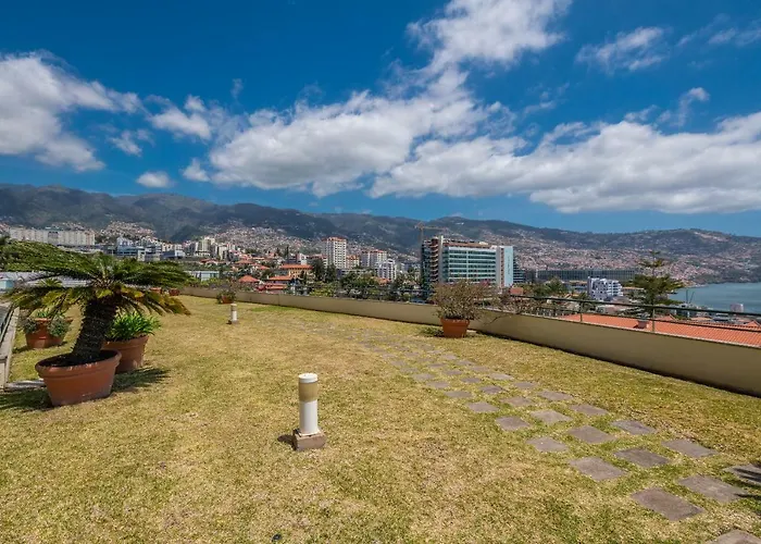 Miramar Apartment With Pool By Hr Madeira